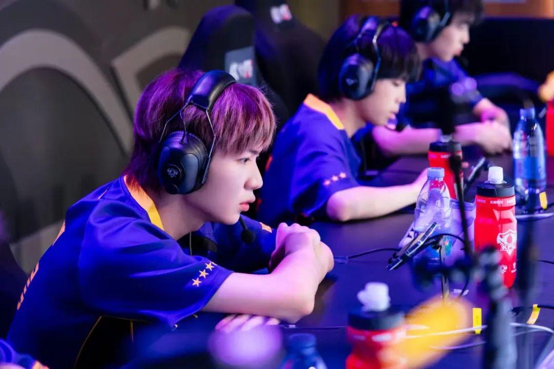 堡的比赛中 堡的比赛中