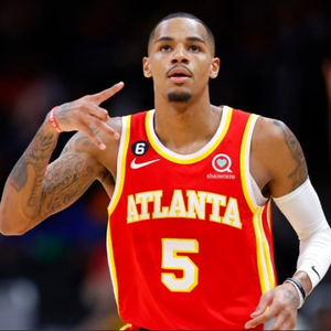 注球场上的 注球场上的