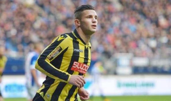 中凭借卓绝 中凭借卓绝