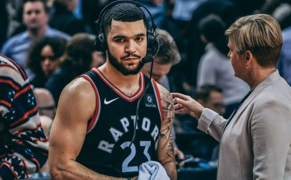 运动员中 运动员中